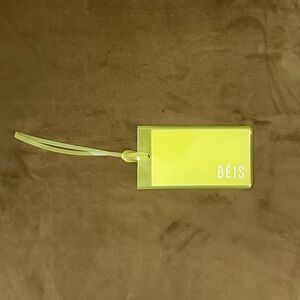 BÉIS Neon Yellow Jelly Luggage Tag from BÉIS Wash Pop-Up